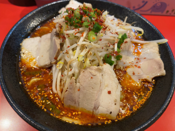「辛いラーメン」@ラーメン 骨々亭の写真