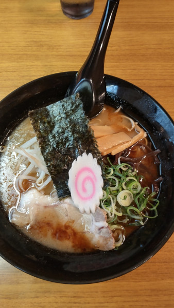 「マー油ラーメン 800円」@しぇからしか本舗の写真