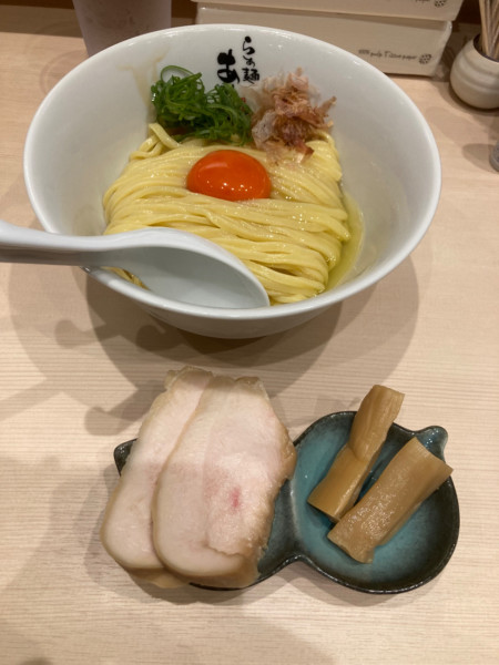 「冷やし釜玉麺(900円”」@らぁ麺 あめ㐂の写真