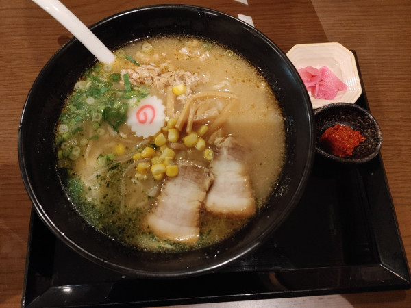 「辛味噌納豆ラーメン　950円」@らーめん 福の写真