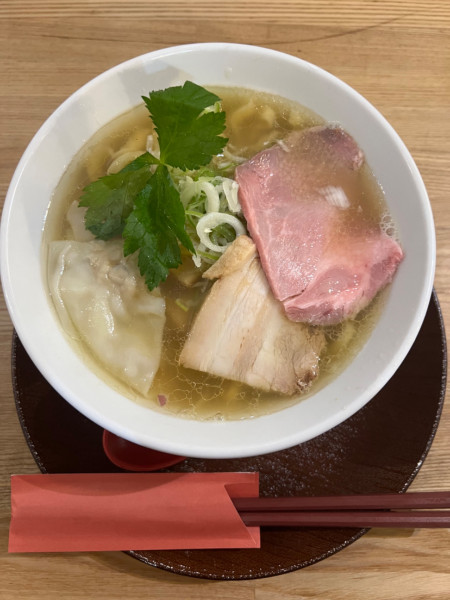 「しなそば（醤油）900円」@手打ち正麺 Hachimitsuの写真