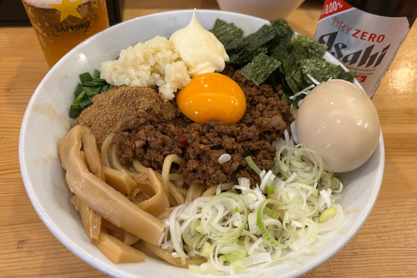 「【限定】台湾まぜそば+ニンニクマヨ+🍺」@煮干らーめん 川むらの写真