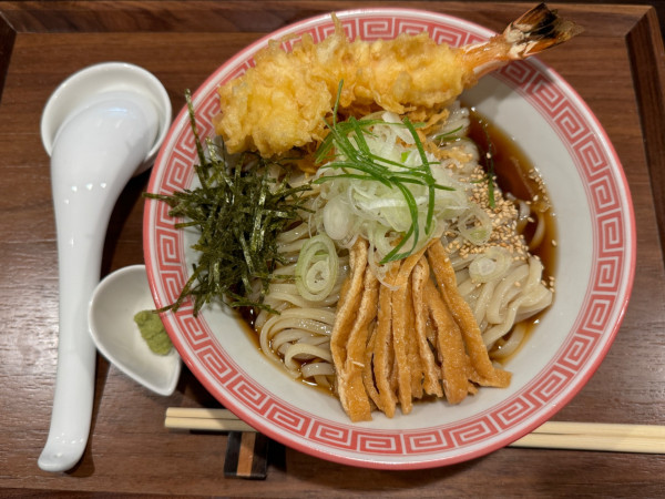 「海老天冷やしたぬき1150円+フィッシュバーガー600円」@麺切り 白流の写真