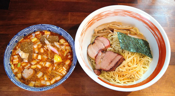 「担々ワンタンつけそば(中盛･冷し)【限定】＋ミニあぶりチャ…」@麺屋 悠の写真