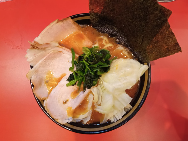 「燻製チャーシューメン並＋キャベツ」@横濱家系ラーメン 川島家の写真