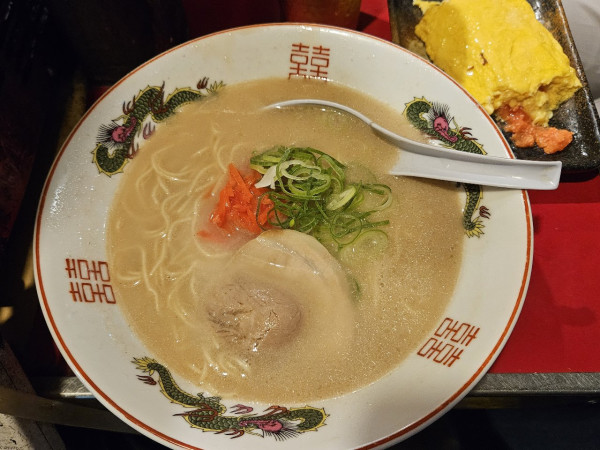 「博多豚骨ラーメン」@博多屋台よっちゃんの写真