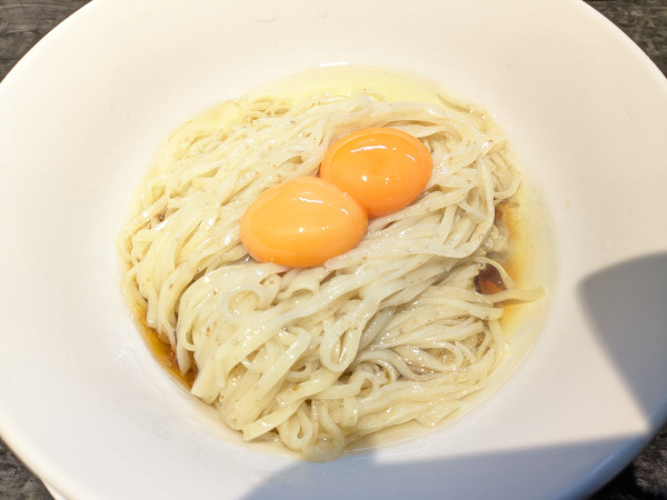 「卵かけ麺」@拉麺 名もなき店の写真