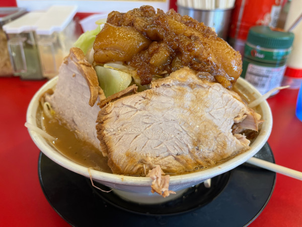 「【限定】ファイナル殿二郎」@家系ラーメン王道家直伝 との丸家 松飛台店の写真