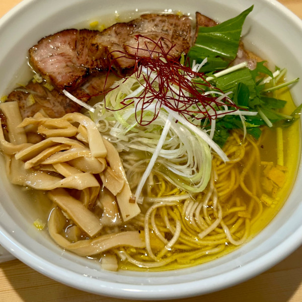 「塩らぁ麺＋トッピングチャーシュー」@らぁ麺 いがっぺの写真