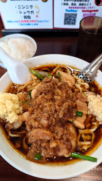 「スタ満そば　にんにく　しょうが　背脂」@元祖スタミナ満点らーめん すず鬼 熊谷うえちゃん店の写真