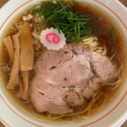 丸鶏醤油らーめん