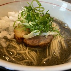 煮干しソバ（白醤油）刻み玉ねぎ