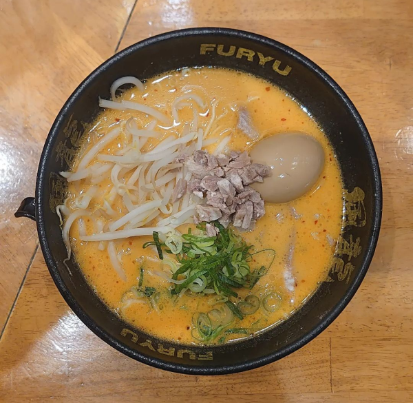 「辛味噌とんこつラーメン 味玉、替玉２」@博多風龍 高田馬場店の写真