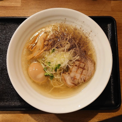 芳醇 鶏そば 塩 味玉