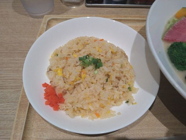 「ミニチャーハン」@野菜たっぷりタンメン べじたんの写真