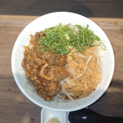 味噌まぜそば にんにく