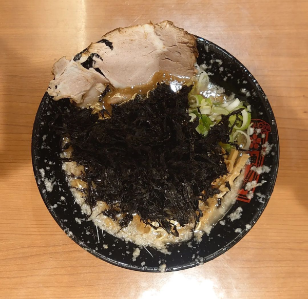 「岩のり背脂中華そば」@金澤濃厚中華そば 神仙 東京ラーメンストリート店の写真