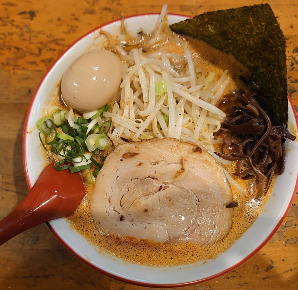 「辛とんこつ 激辛、味玉」@きら星の写真