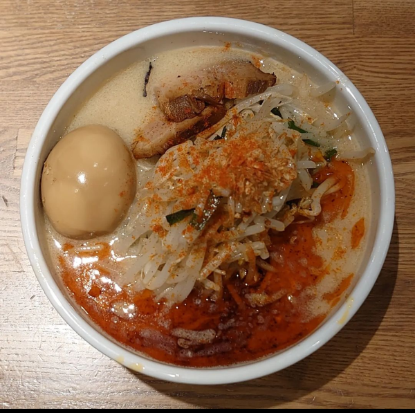 「辛味噌ラーメン 味玉」@花木流味噌ラーメンの写真