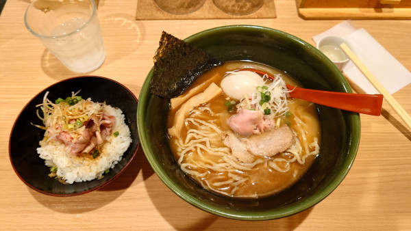 「焼きあご塩ラーメン 味玉 和風ロース丼」@焼きあご塩らー麺 たかはし 大船店の写真