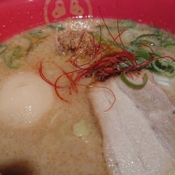 豚骨赤(辛味噌豚骨) 特辛、味玉