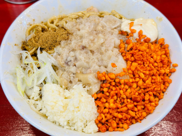 「まぜそば (大) 豚なし 400g 他 1,150円」@ラーメン鷹の目 東陽町店の写真