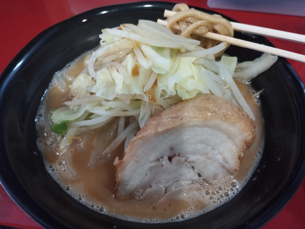 「小(130g)(にんにく少なめ)(770)」@ラーメン豚浜屋の写真