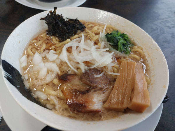 「背脂ラーメン　醤油」@麺屋はるの写真