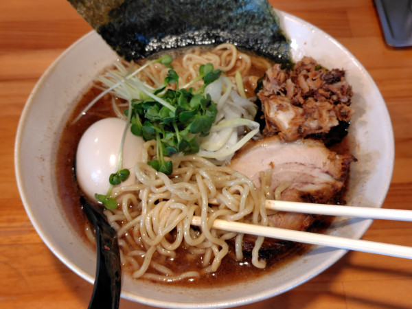 「正油あらびき全部のせ·半ライス」@ボニート・ボニートの写真