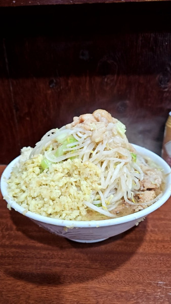 「ラーメン＋ほぐし豚＋生姜」@D麺の写真