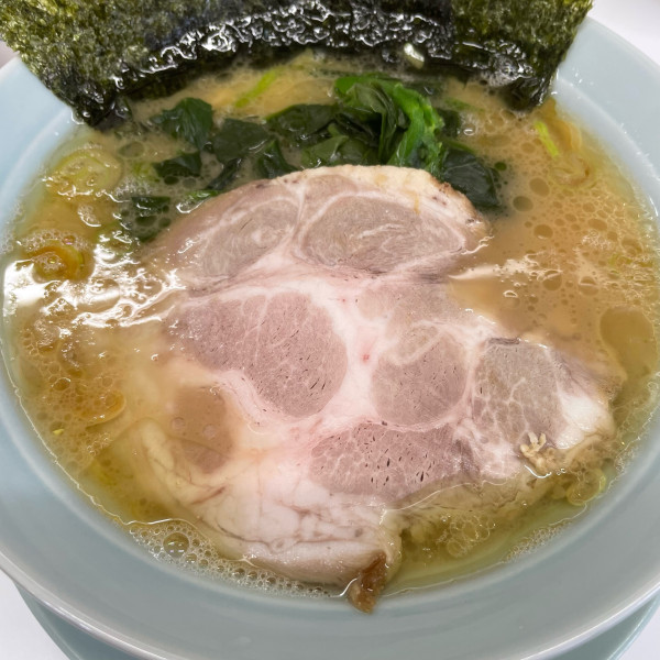 「ラーメン（小）750円 小ライス 100円」@横浜家系ラーメン 楊喜家の写真