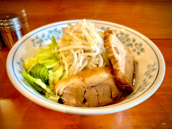 「らーめん(少なめ850¥)」@ラーメン Oの写真