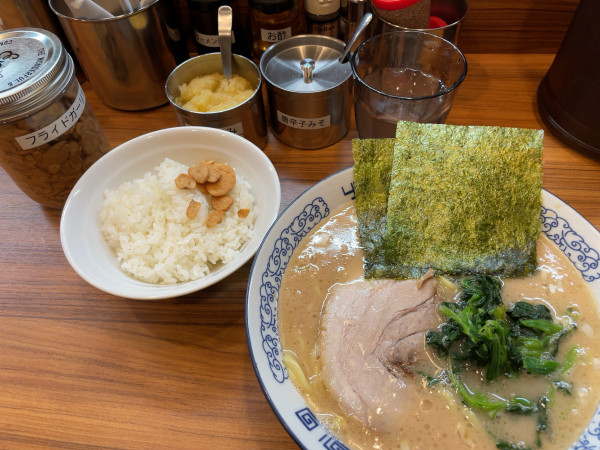 「らーめん」@横浜豚骨醤油ラーメン YOLOの写真