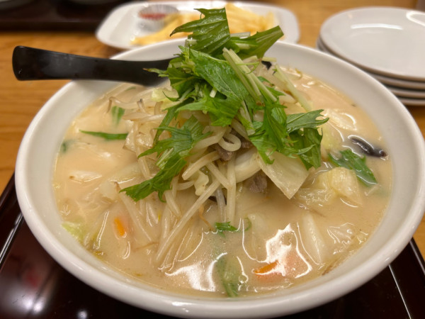 「濃厚タンメン(野菜増し)800円+チューハイ180円 他」@埼玉タンメン 山田太郎 清瀬北口店の写真