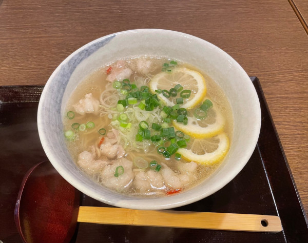 「和牛モツラーメン」@蕎麦人 弁慶 江戸川橋店の写真