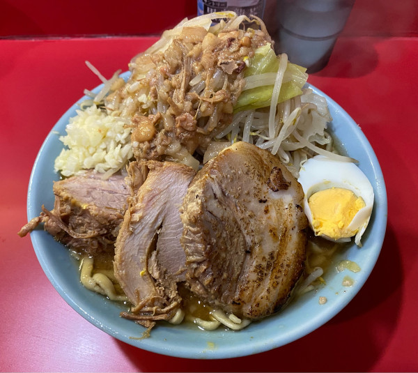 「ラーメン  炙りブタ  ブタカスアブラ」@ラーメン富士丸 明治通り都電梶原店の写真