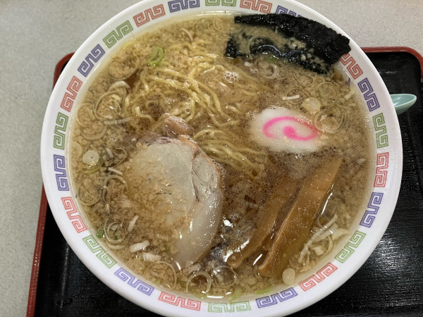 「こってりしょうゆラーメン(大盛り)650円＋100円」@かめやの写真