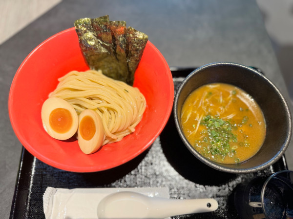 「半熟味玉濃厚魚介つけ麺 1350円」@ラーメン＆酒バル 麺屋一燈の写真