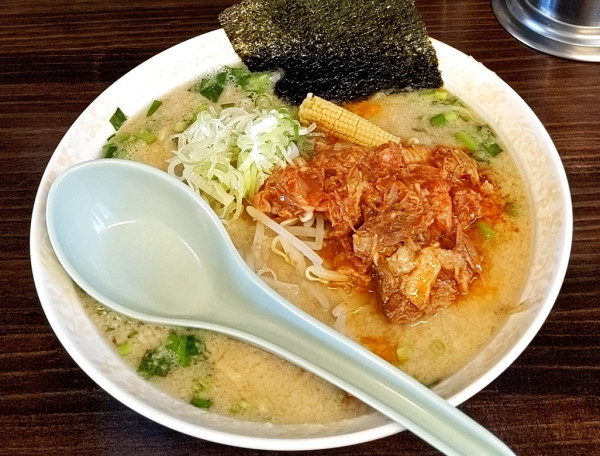 「辛ホルモンラーメン」@ラーメン 詠多の写真