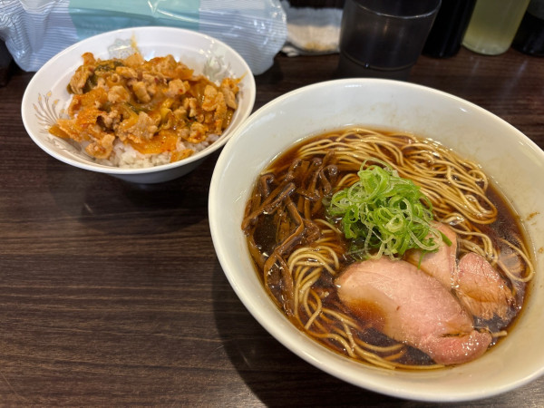 「醤油ラーメン」@かしわぎの写真