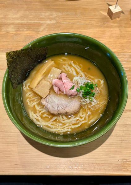 「焼きあご塩らー麺（950）」@焼きあご塩らー麺  たかはし 歌舞伎町店の写真