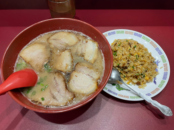 「チャーシューメン＋半チャーハン」@白龍の写真
