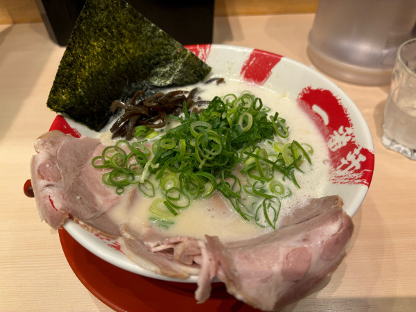 「ラーメン800円 替え玉110円✖️2ハイ」@大名古屋一番軒の写真
