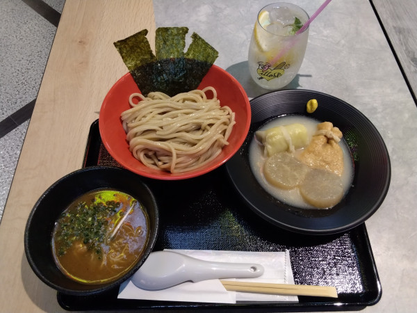 「濃厚魚介つけ麺(1200円)」@ラーメン&酒バル 麺屋一燈の写真