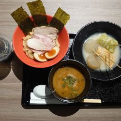 チャーシュー濃厚魚介つけ麺＋鶏白湯おでん