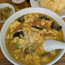 トマト麺(塩味)＋半玉子チャーハン(塩味)＋瓶ビール