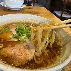 おさかなとんこつラーメン 950円