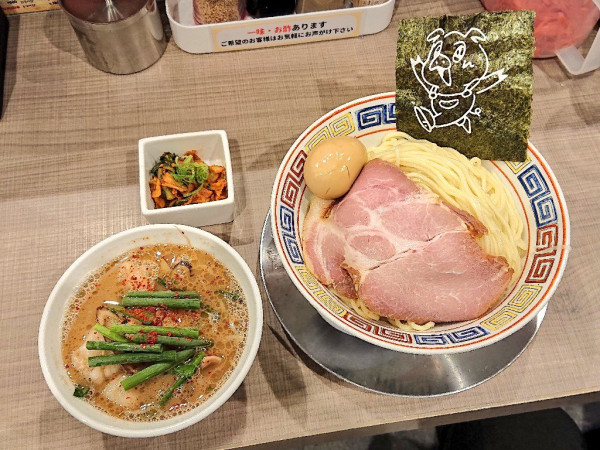 「【夏期限定】博多つけ麺（麺大盛り）」@エキトンの店 井の庄の写真