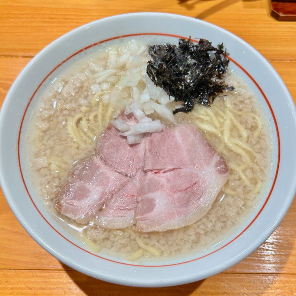 背脂煮干し中華そば(塩:背脂増し無料:950円)