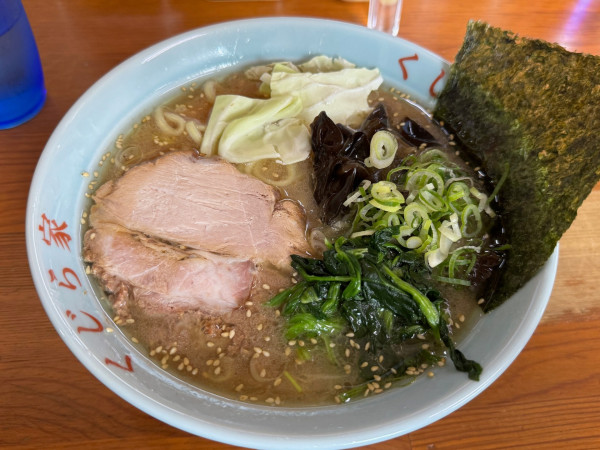 「豚骨ラーメン(塩)並」@ラーメン くじら家の写真